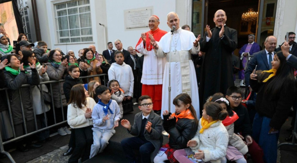 Visita el Papa la basílica del “Sagrado Corazón”